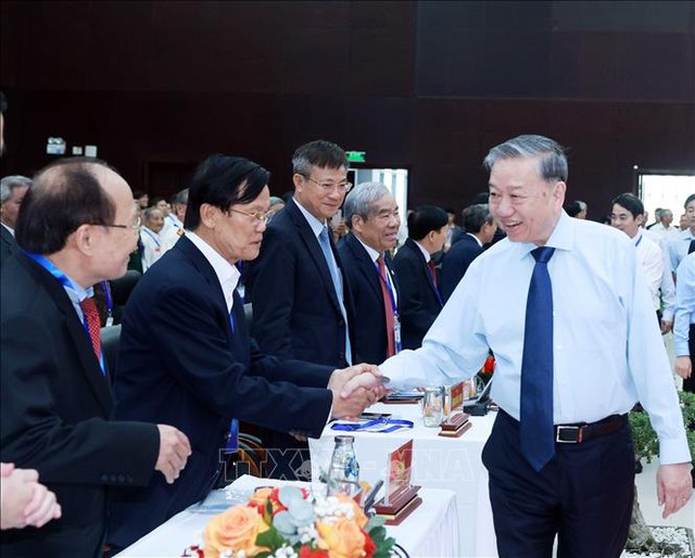 Tổng Bí thư Tô Lâm: Dự kiến sắp xếp còn 34 tỉnh, thành, khoảng 5000 đơn vị hành chính cấp xã- Ảnh 1. Tổng Bí thư Tô Lâm: Dự kiến sắp xếp còn 34 tỉnh, thành, khoảng 5000 đơn vị hành chính cấp xã- Ảnh 1.